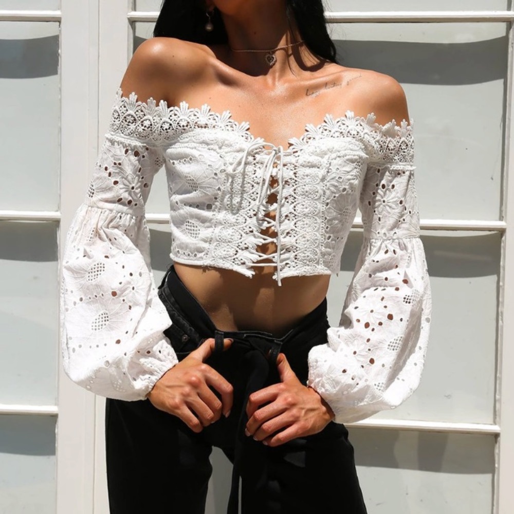 NEW White Lace Beachy Crop top - Picture 2 of 4